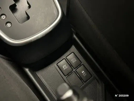TOYOTA YARIS III - voiture d'occasion - Photo 27