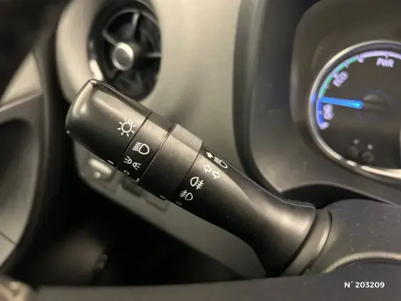 TOYOTA YARIS III - voiture d'occasion - Photo 32