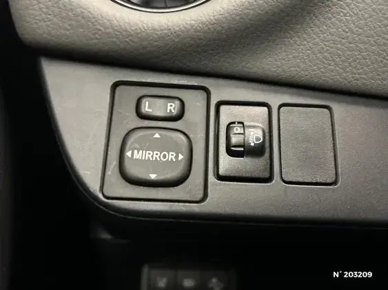 TOYOTA YARIS III - voiture d'occasion - Photo 34