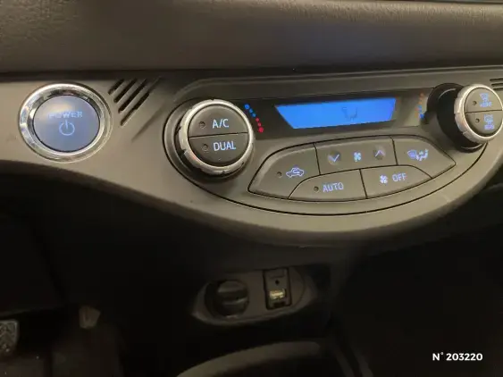 TOYOTA YARIS III - voiture d'occasion - Photo 35