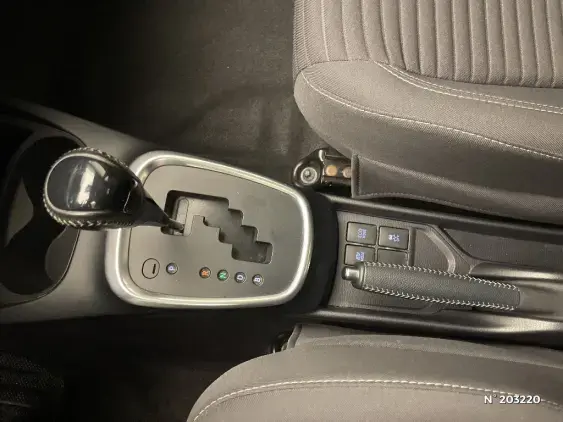 TOYOTA YARIS III - voiture d'occasion - Photo 36