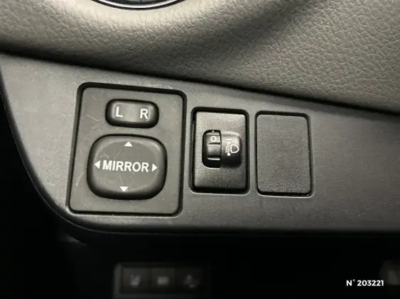 TOYOTA YARIS III - voiture d'occasion - Photo 35