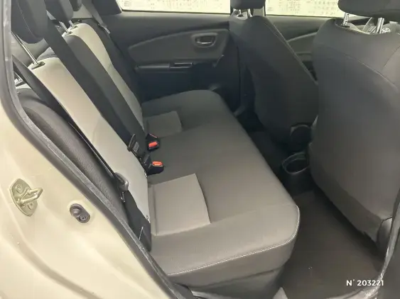 TOYOTA YARIS III - voiture d'occasion - Photo 11