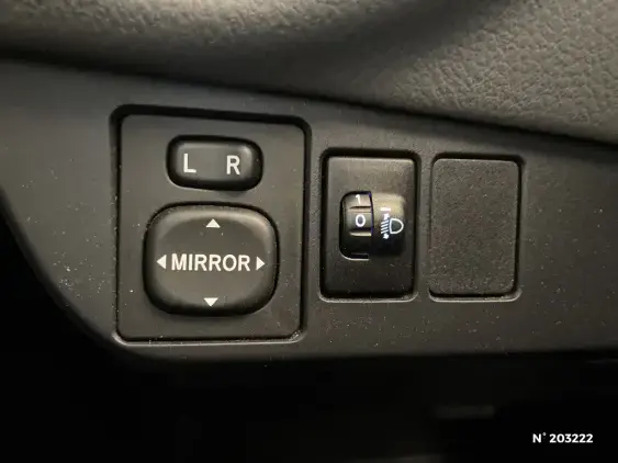 TOYOTA YARIS III - voiture d'occasion - Photo 30
