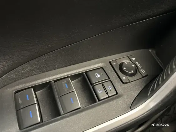 TOYOTA RAV4 V - voiture d'occasion - Photo 33