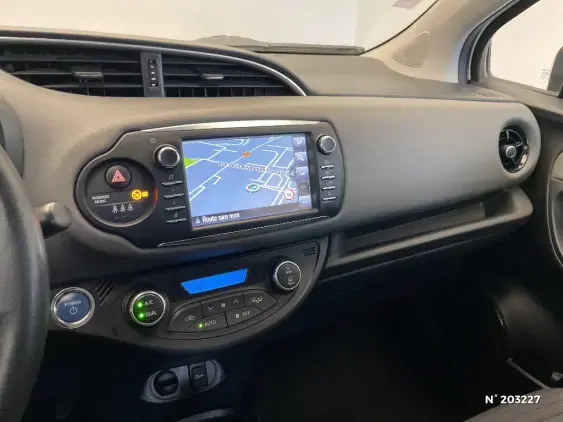 TOYOTA YARIS III - voiture d'occasion - Photo 13