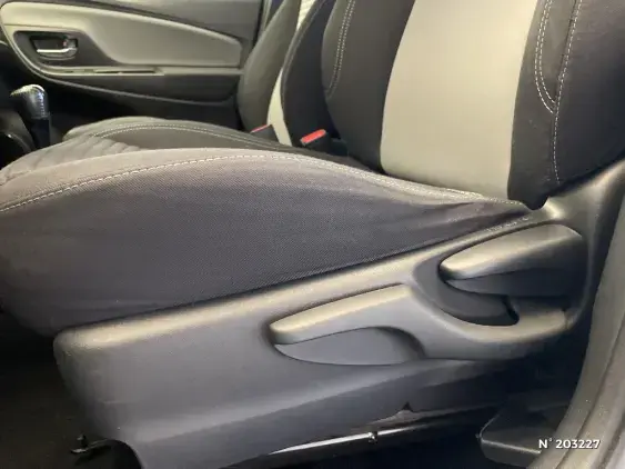 TOYOTA YARIS III - voiture d'occasion - Photo 40