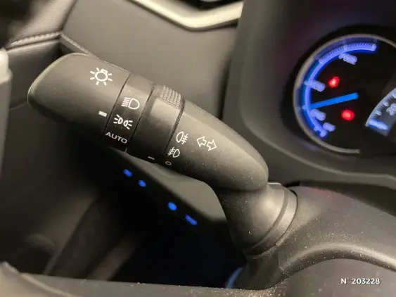 TOYOTA RAV4 V - voiture d'occasion - Photo 29