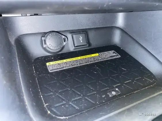 TOYOTA RAV4 V - voiture d'occasion - Photo 32