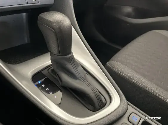 TOYOTA YARIS IV - voiture d'occasion - Photo 32