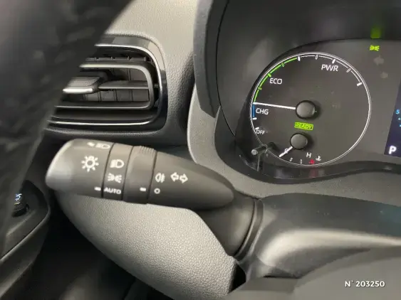 TOYOTA YARIS IV - voiture d'occasion - Photo 37