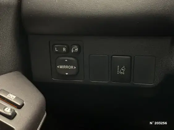 TOYOTA RAV4 IV - voiture d'occasion - Photo 28