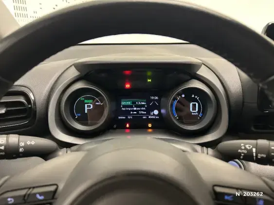 TOYOTA YARIS IV - voiture d'occasion - Photo 12