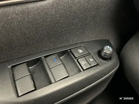 TOYOTA YARIS IV - voiture d'occasion - Photo 31