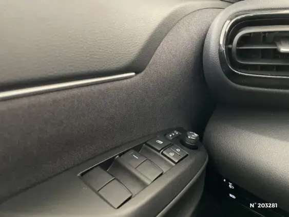 TOYOTA YARIS CROSS I - voiture d'occasion - Photo 38