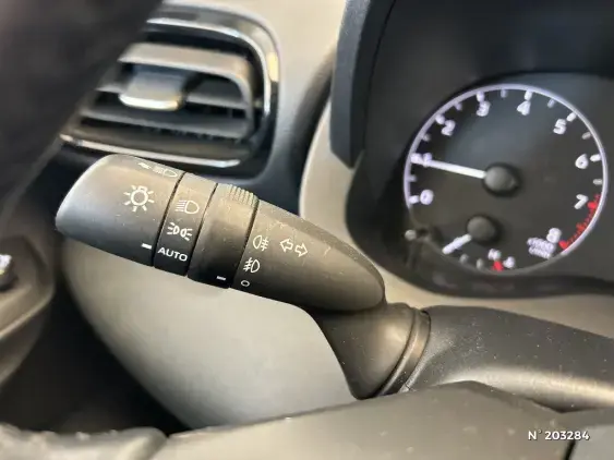 TOYOTA YARIS IV - voiture d'occasion - Photo 31