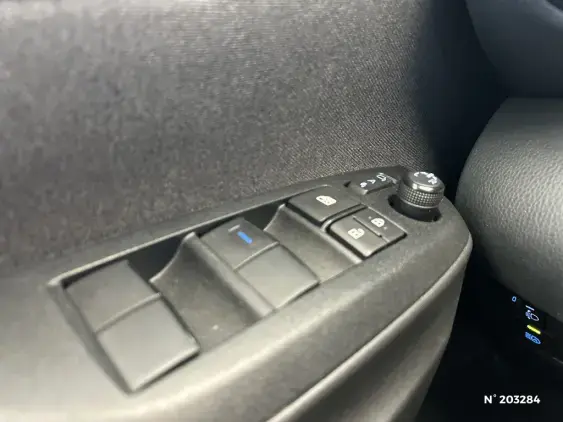 TOYOTA YARIS IV - voiture d'occasion - Photo 32