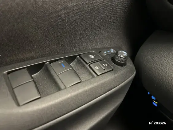 TOYOTA YARIS CROSS I - voiture d'occasion - Photo 32