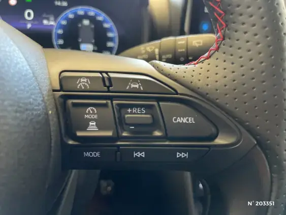 TOYOTA YARIS CROSS I - voiture d'occasion - Photo 26