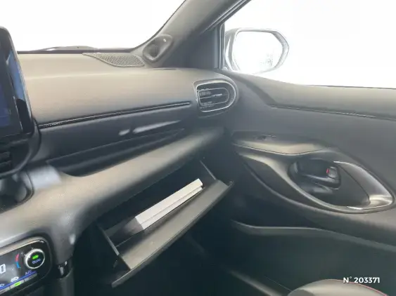 TOYOTA YARIS IV - voiture d'occasion - Photo 36