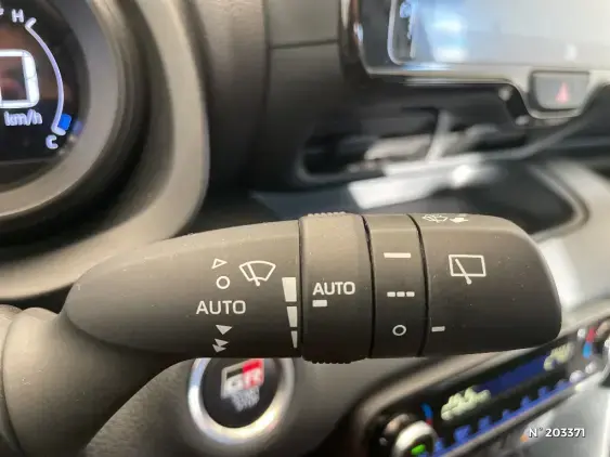 TOYOTA YARIS IV - voiture d'occasion - Photo 38