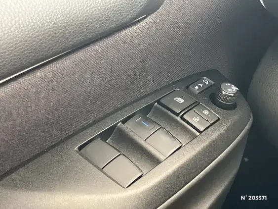 TOYOTA YARIS IV - voiture d'occasion - Photo 40