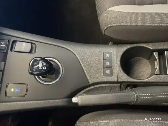 TOYOTA AURIS II - voiture d'occasion - Photo 32