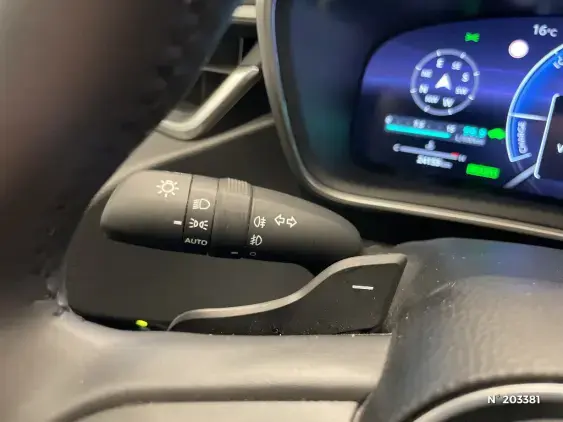 TOYOTA COROLLA TOURING SPT X - voiture d'occasion - Photo 31