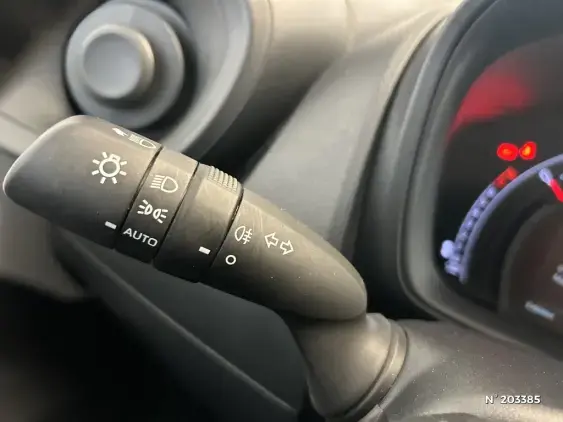 TOYOTA AYGO X - voiture d'occasion - Photo 30