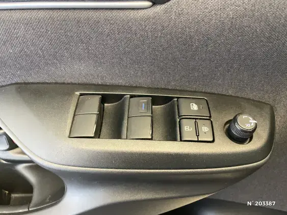 TOYOTA YARIS IV - voiture d'occasion - Photo 22