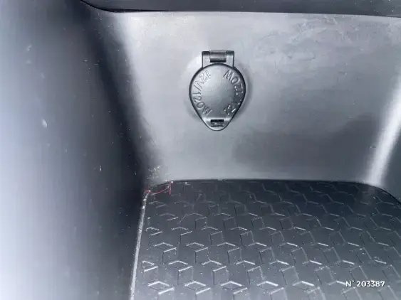 TOYOTA YARIS IV - voiture d'occasion - Photo 27