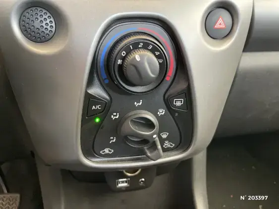 TOYOTA AYGO II - voiture d'occasion - Photo 25