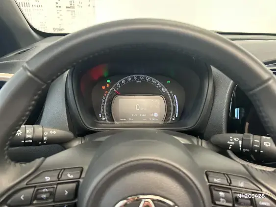TOYOTA AYGO X - voiture d'occasion - Photo 12