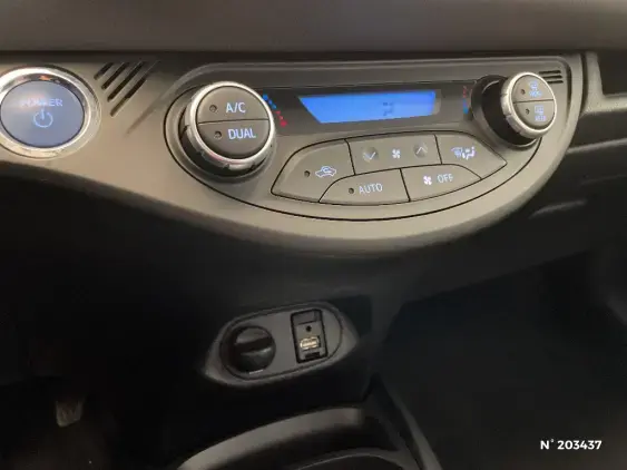 TOYOTA YARIS III - voiture d'occasion - Photo 31
