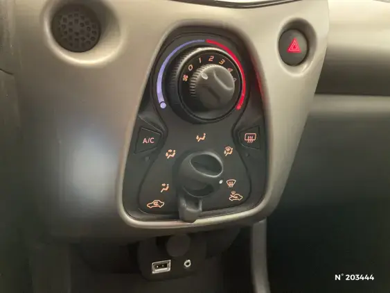 TOYOTA AYGO II - voiture d'occasion - Photo 32