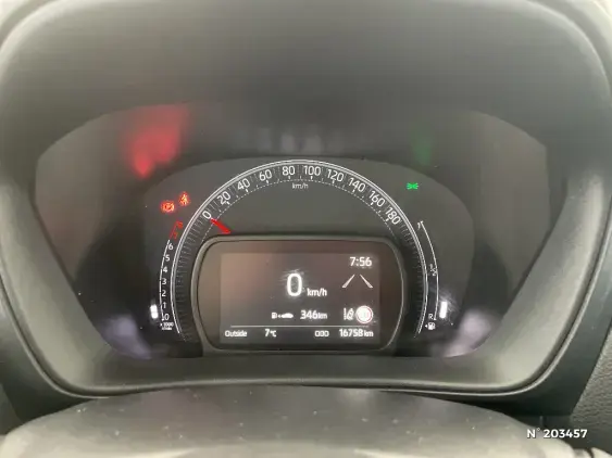 TOYOTA AYGO X - voiture d'occasion - Photo 12