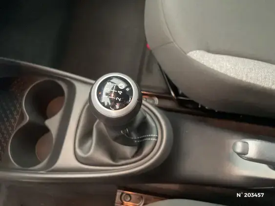 TOYOTA AYGO X - voiture d'occasion - Photo 32