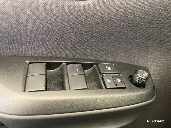 TOYOTA YARIS IV - voiture d'occasion - Photo 26