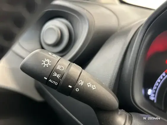 TOYOTA AYGO X - voiture d'occasion - Photo 30