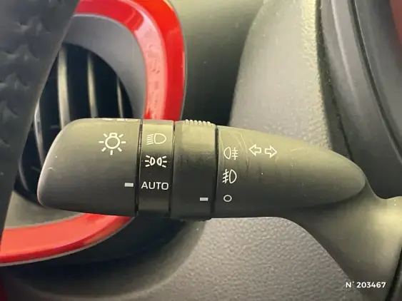 TOYOTA AYGO X - voiture d'occasion - Photo 31