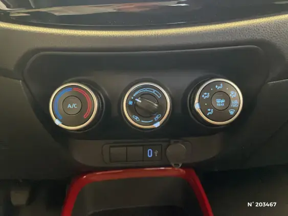 TOYOTA AYGO X - voiture d'occasion - Photo 34