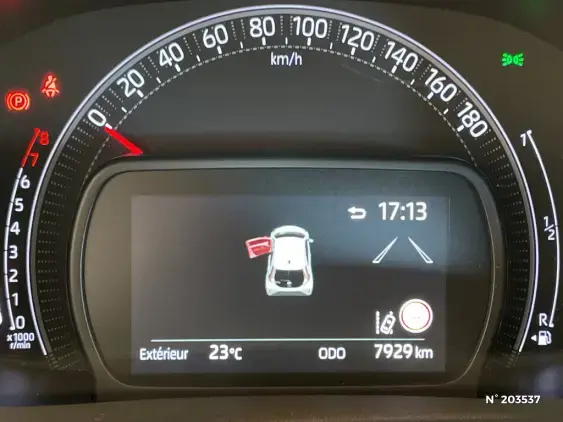 TOYOTA AYGO X - voiture d'occasion - Photo 12