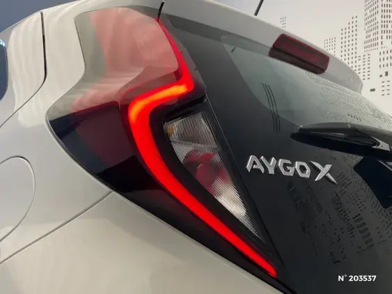 TOYOTA AYGO X - voiture d'occasion - Photo 32