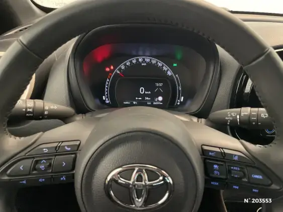 TOYOTA AYGO X - voiture d'occasion - Photo 12