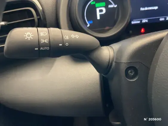 TOYOTA YARIS CROSS I - voiture d'occasion - Photo 36