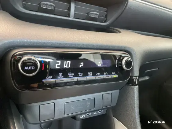 TOYOTA YARIS IV - voiture d'occasion - Photo 31