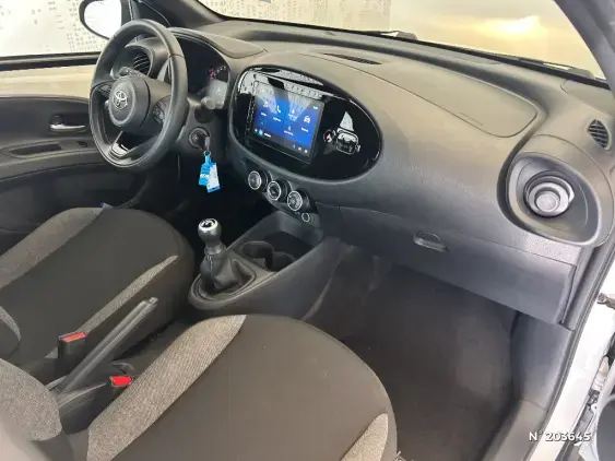 TOYOTA AYGO X - voiture d'occasion - Photo 10