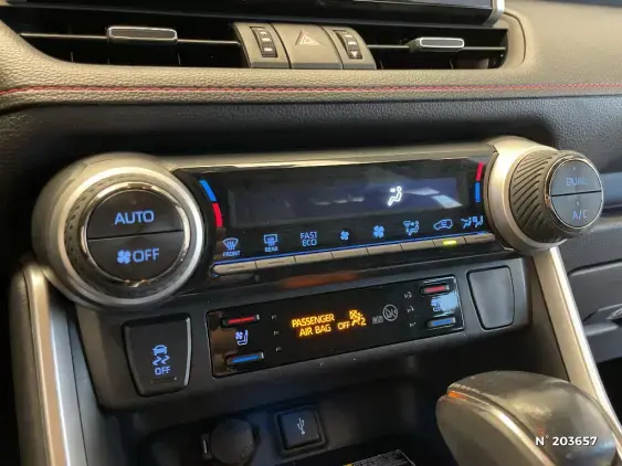 TOYOTA RAV4 V - voiture d'occasion - Photo 29