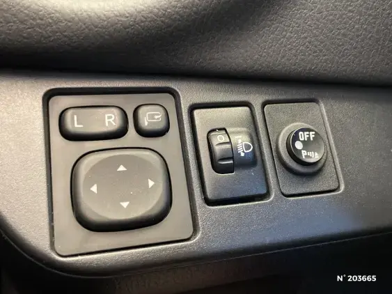TOYOTA YARIS III - voiture d'occasion - Photo 32