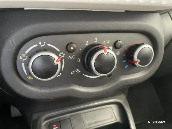 RENAULT TWINGO III - voiture d'occasion - Photo 28